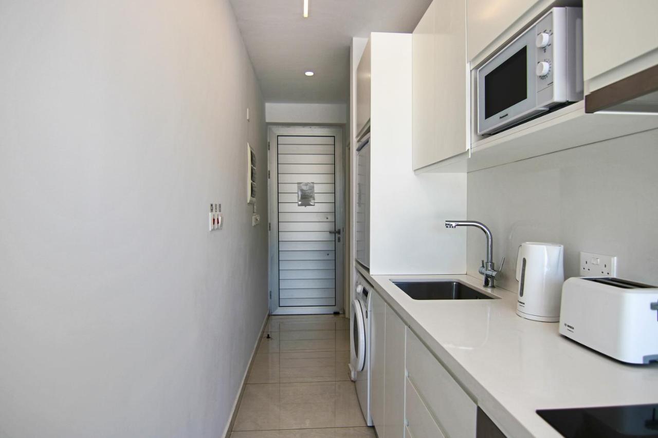 Phaedrus Living - Seaside Luxury Flat Harbour 105 Apartamento Pafos Exterior foto
